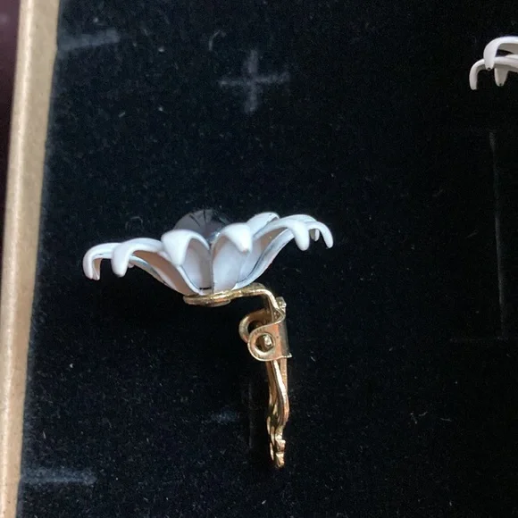 Vintage 1960’s earings/ clip on - Picture 8 of 11